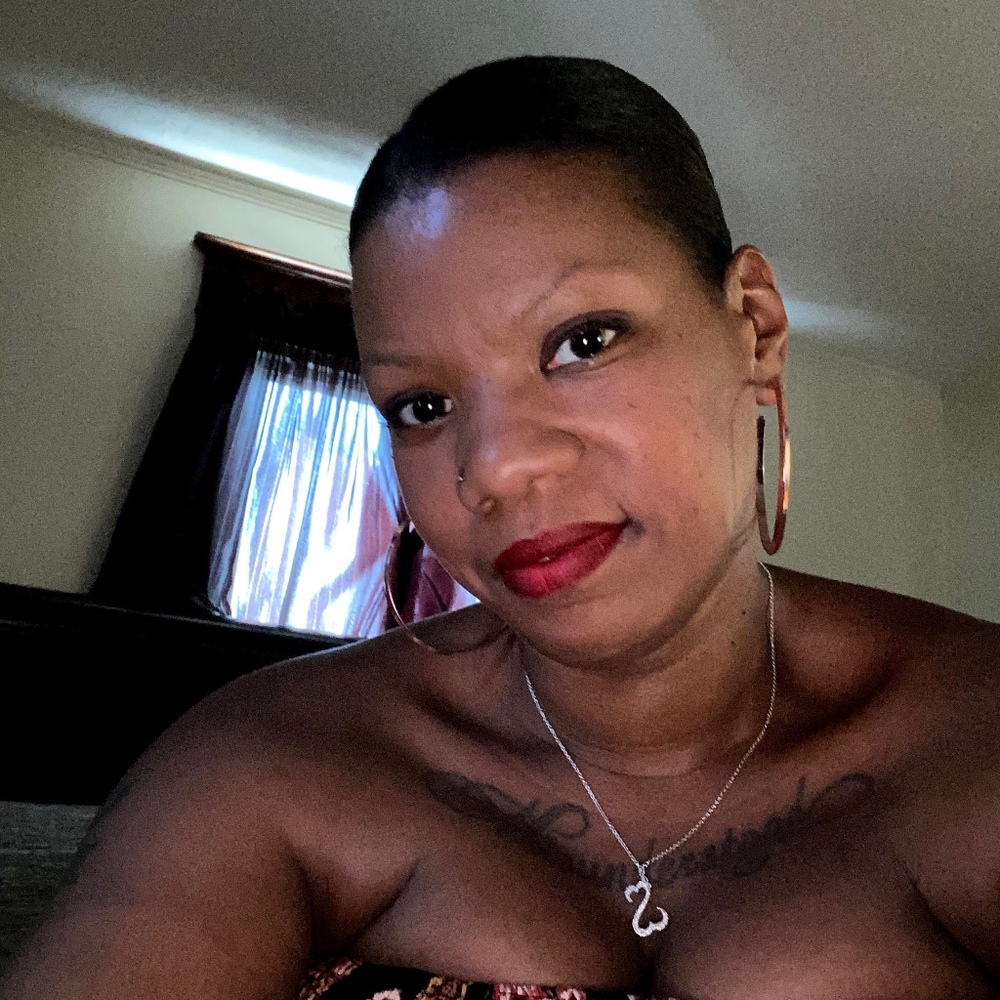 Meet your Posher, Yolanda